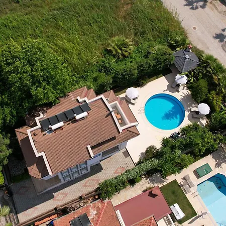 Amber 4 Plus 3 With Pool,sauna And Billiards In Villa *