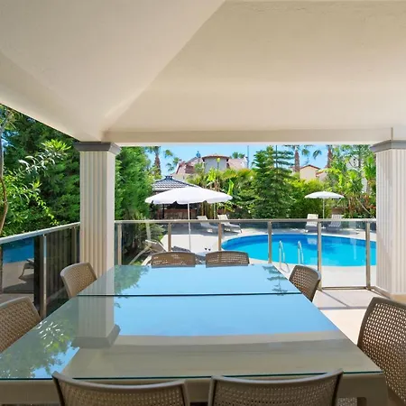 Villa Amber 4 Plus 3 With Pool,sauna And Billiards In *